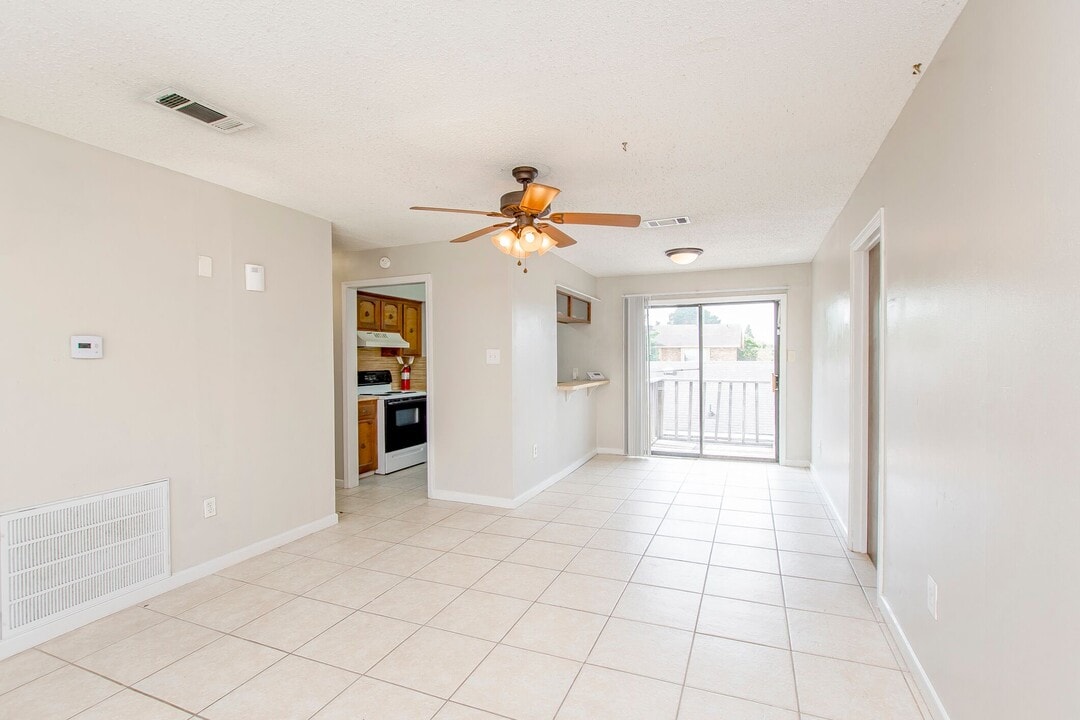 1717 Port Dr, Unit 4 in Baton Rouge, LA - Foto de edificio
