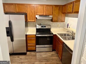 386 Teal Ct in Roswell, GA - Building Photo - Building Photo