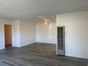 205-207 W Connecticut Ave in Vista, CA - Building Photo - Building Photo