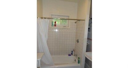 376 Washington St, Unit 1 in Somerville, MA - Building Photo - Building Photo