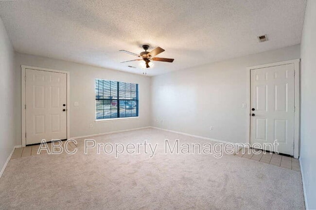 5803 Samantha St in Fayetteville, AR - Building Photo - Building Photo