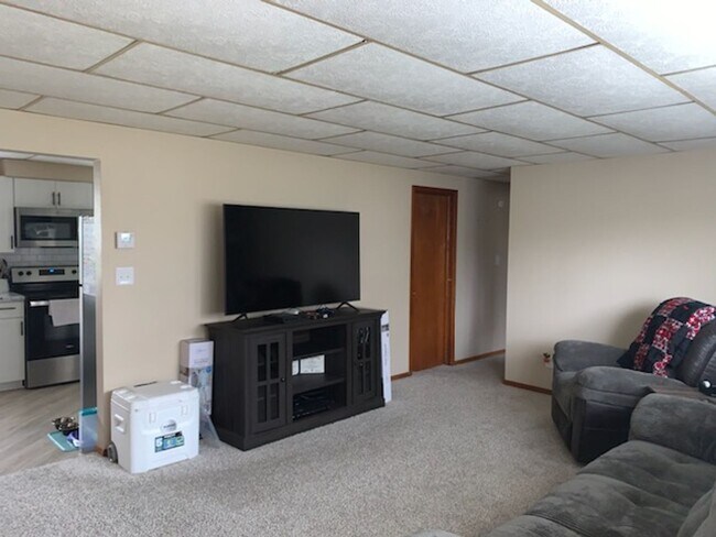 406 7th Ave W in Ellendale, MN - Building Photo - Building Photo