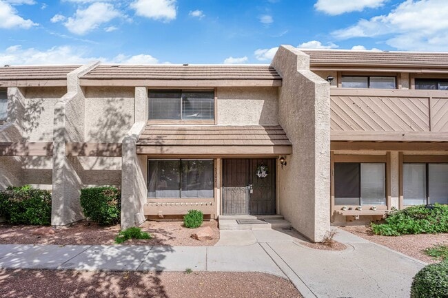 3307 Fairview Ln
