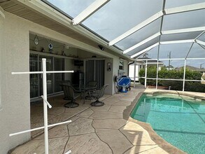107 Cottage Pl in Rotonda West, FL - Building Photo - Building Photo