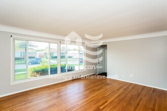 17928 Winsome Rd in Fraser, MI - Foto de edificio - Building Photo