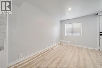 1321 HENRY Frd in Windsor, ON - Building Photo - Building Photo
