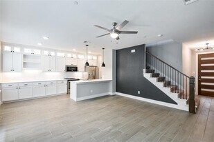 2133 Lovedale Ave in Dallas, TX - Building Photo