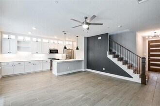 2133 Lovedale Ave in Dallas, TX - Building Photo - Building Photo