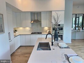 3130 Potomac Ave in Arlington, VA - Building Photo