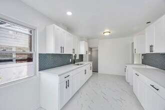 3752 New Hyde Park Rd in New Hyde Park, NY - Building Photo - Building Photo