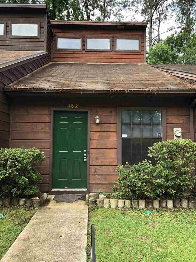 1182 High Rd