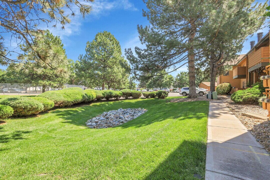3325 S Ammons St in Lakewood, CO - Building Photo