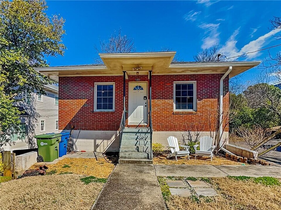 1469 Pine St NW in Atlanta, GA - Building Photo