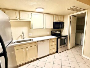 8809 Dawnridge Cir in Austin, TX - Building Photo - Building Photo