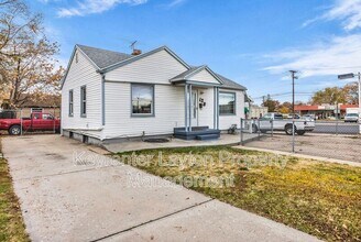 12 S Lakeview Dr in Clearfield, UT - Building Photo - Building Photo