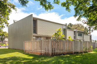 Hale Kaloapau in Mililani, HI - Foto de edificio - Building Photo