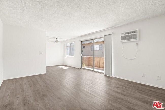 1457 Butler Ave, Unit 3 in Los Angeles, CA - Building Photo - Building Photo