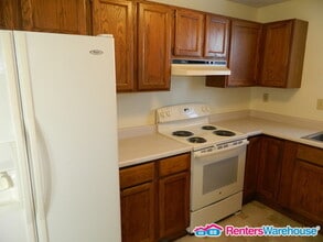 1008 S Jefferson Way in Indianola, IA - Foto de edificio - Building Photo