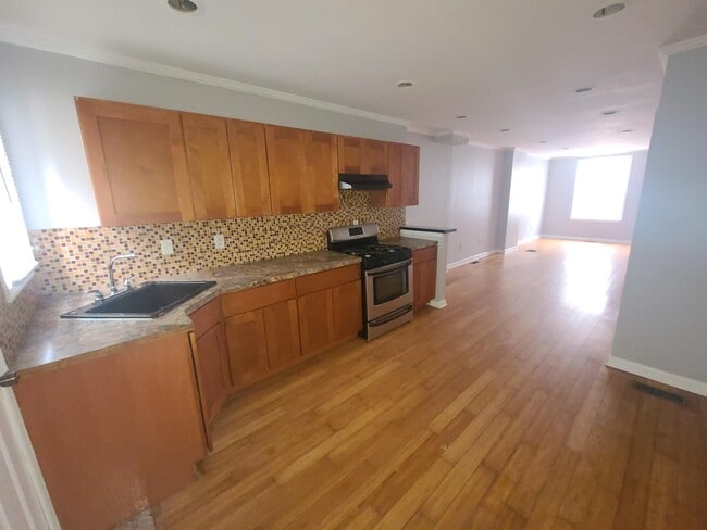 property at 3025 N Judson St