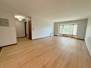 600 Thames Pky, Unit 3G in Park Ridge, IL - Building Photo - Building Photo