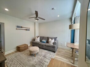 157 Baileyville Rd, Unit Second Floor in Middlefield, CT - Foto de edificio - Building Photo