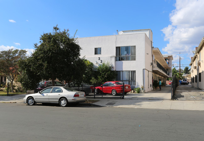 3235 Andrita St in Los Angeles, CA - Building Photo - Building Photo