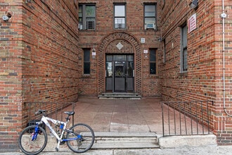 655 Burke Ave in Bronx, NY - Building Photo - Building Photo