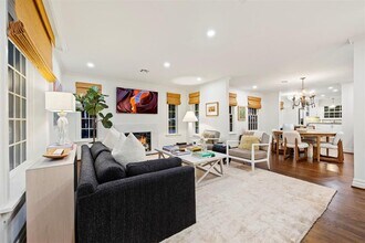 1125 Park Manor Dr in Nichols Hills, OK - Building Photo - Building Photo