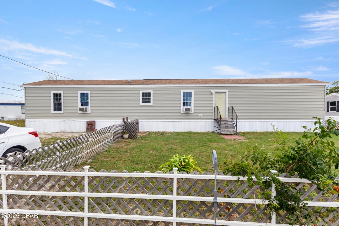 5102 E 12th St in Panama City, FL - Building Photo