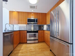 77 Dow Pl in San Francisco, CA - Building Photo - Building Photo