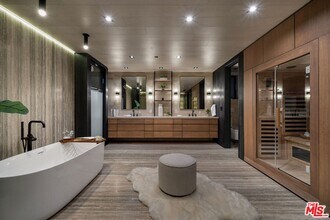 442 Sherman Canal in Los Angeles, CA - Building Photo - Building Photo