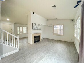 2894 Lenzie Ct in Brentwood, CA - Building Photo - Building Photo