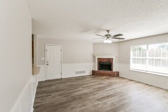 6422 Manchester St in Horn Lake, MS - Building Photo - Building Photo