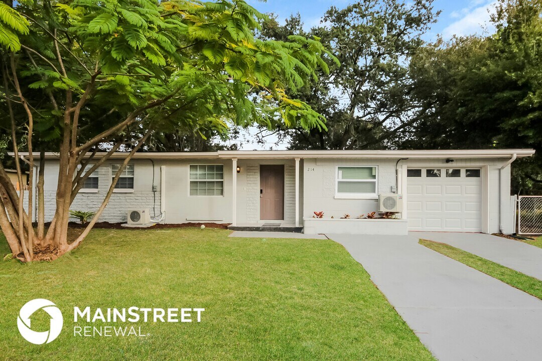 214 Poinciana Cir in Kissimmee, FL - Building Photo