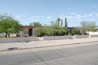 3701-3707 E Fairmount St in Tucson, AZ - Foto de edificio - Building Photo