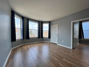 2927 N Lawndale Ave in Chicago, IL - Building Photo - Building Photo