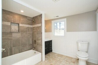 117 Gore St, Unit 117-2 in Cambridge, MA - Building Photo - Building Photo