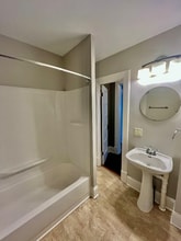 122 N 4th St in Delavan, WI - Foto de edificio - Building Photo