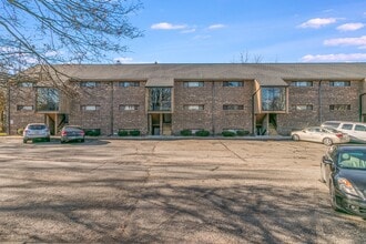 Southtree Apartments in Lansing, MI - Building Photo - Building Photo