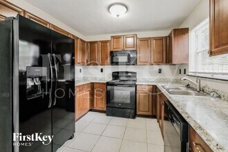 10561 SW 161st Ave in Miami, FL - Foto de edificio - Building Photo