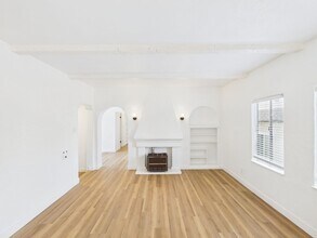 1533 E 3rd St in Long Beach, CA - Building Photo - Building Photo