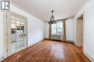 425 Broadway Ave in Toronto, ON - Building Photo - Building Photo
