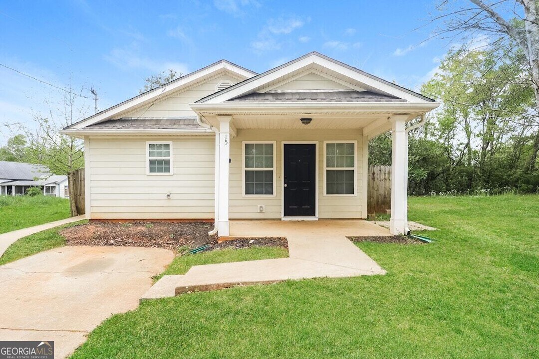 15 Ray St in Newnan, GA - Building Photo