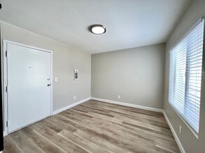 University Gardens in San Diego, CA - Foto de edificio - Interior Photo
