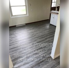 2074 Price St in Toledo, OH - Building Photo - Building Photo