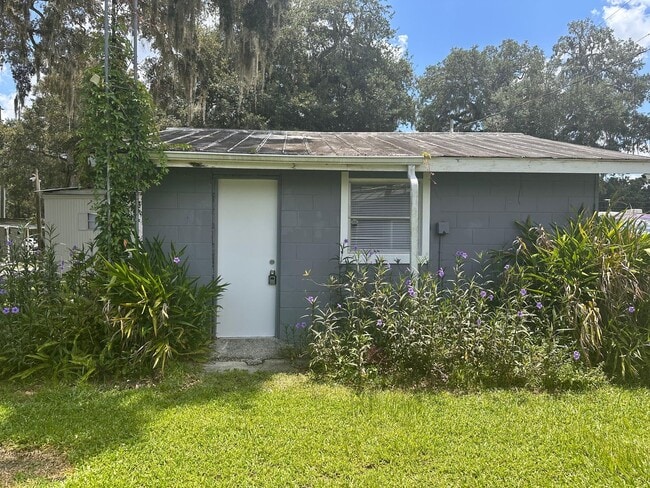 property at 11811 S Broad St