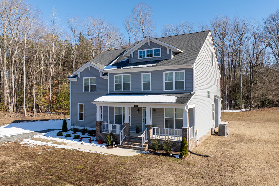 Shirley Commons in Providence Forge, VA - Building Photo