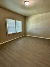 573 N Minaret Ave in Turlock, CA - Foto de edificio - Building Photo