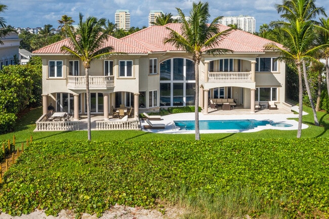 6373 N Ocean Blvd in Boynton Beach, FL - Building Photo - Building Photo
