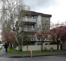 1200 W 10th Ave in Vancouver, BC - Building Photo